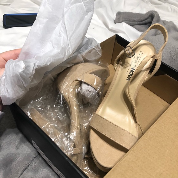 NEW! Nude & Black heels (2 pairs) - Picture 4 of 5
